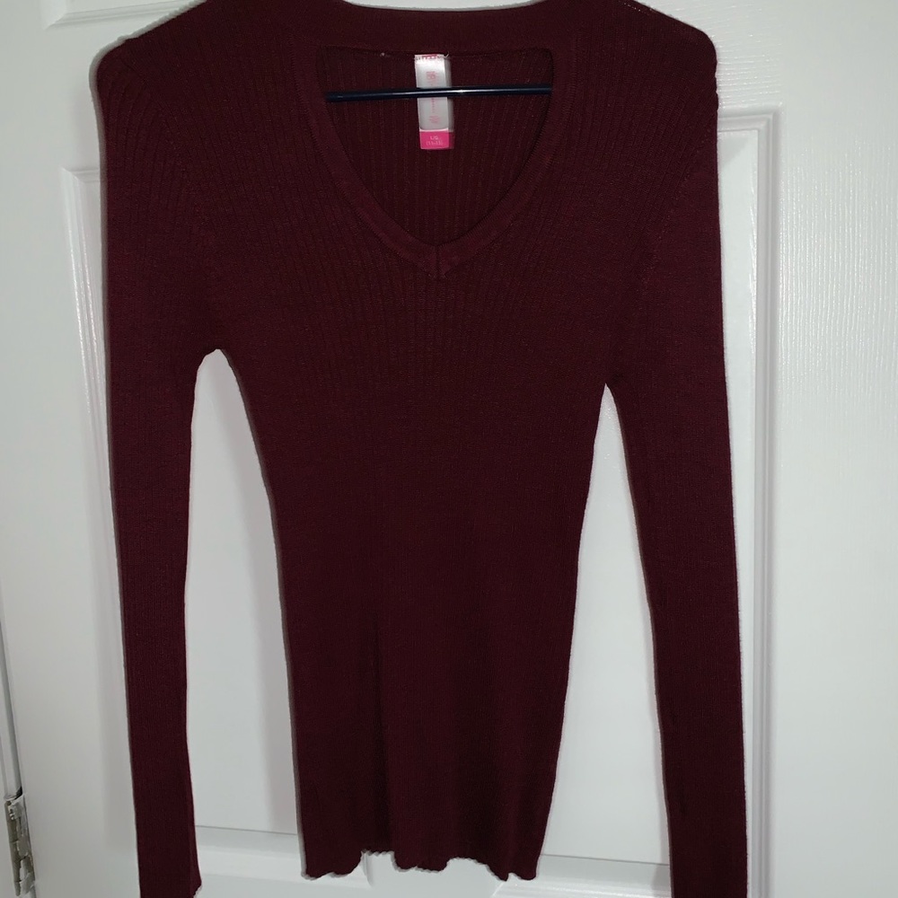 Maroon Long Sleeve with Key Hole front